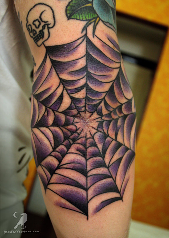 Violetti hämähäkin seitti